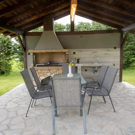 ヴィラ Casa Montagna フロリナ